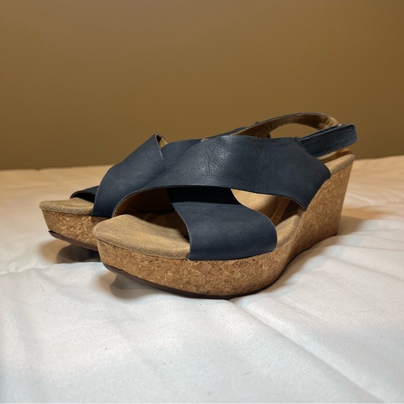 CLARKS - Soft Cushion Heel - Navy Blue - Women’s 8.5 - Picture 2 of 5